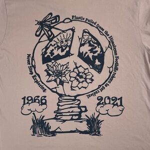 The North Face Pink/Peach Peace Sign Graphic Tee Men’s Medium